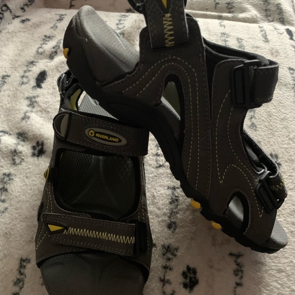 Riverland boys Velcro sandals size 4 - Picture 5 of 13